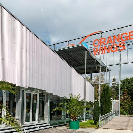Отель Orange Wings Krems Экстерьер фото
