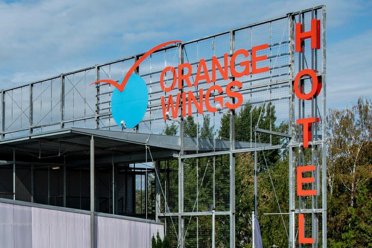 Отель Orange Wings Krems Экстерьер фото